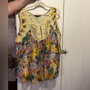 Beautiful floral, lined tank top